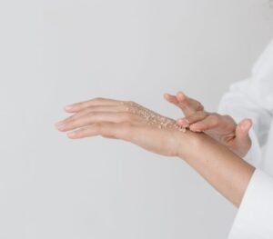 Consejos y trucos: Cómo eliminar el autobronceador